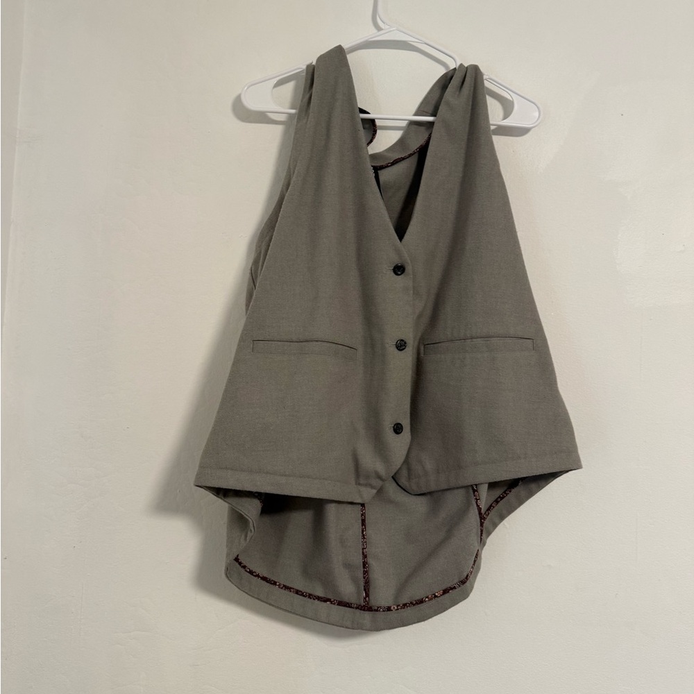 Peau De Loup grey Button-Front Vest